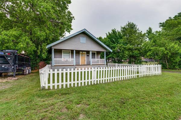 5921 Broadway Avenue,  Haltom City,  TX 76117