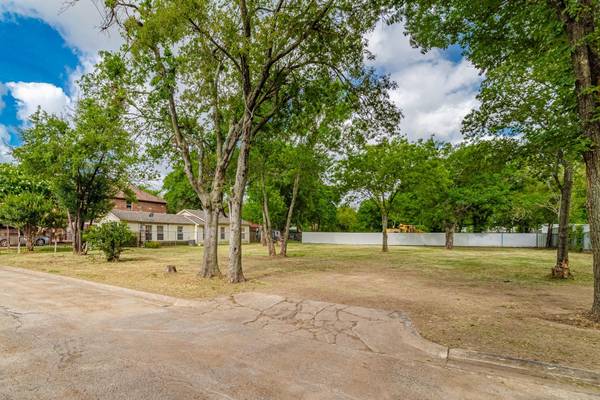 2715 Thomas Road, Haltom City, TX 76117