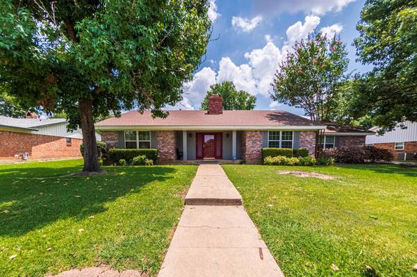 4608 Taos Drive, Haltom City, TX 76180