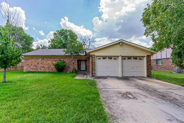 4412 Tiptop Street, Haltom City, TX 76117