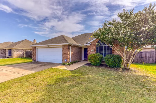 3512 Tommy Hays Drive, Haltom City, TX 76117