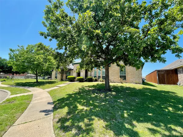 Garland, TX 75040,1937 Woodside Knoll Drive