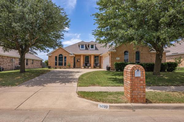 5033 Charisma Drive,  Midlothian,  TX 76065