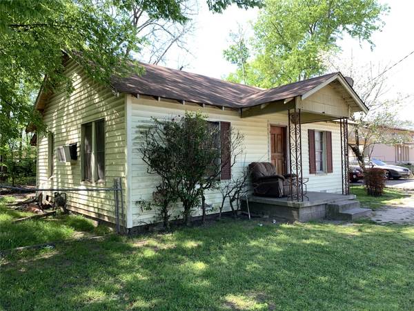 108 E Avalon Avenue, Longview, TX 75602