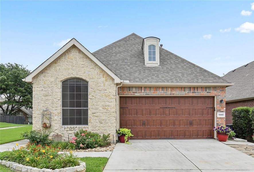 1948 Canterbury Drive, Bedford, TX 76021