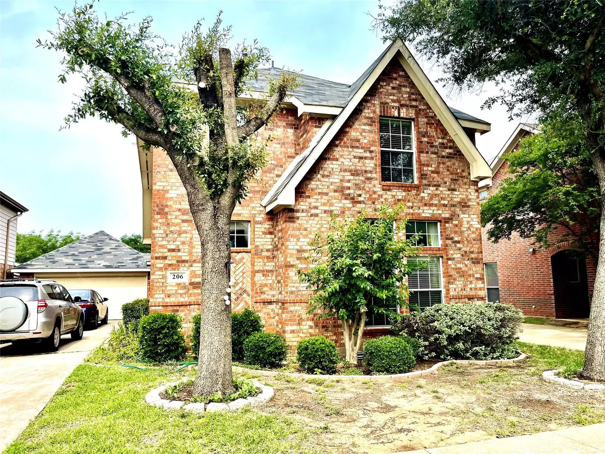 Euless, TX 76040,206 Colonial Lane