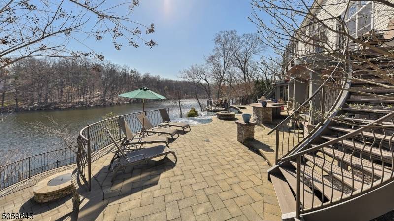 185 Summit Ave, Pompton Lakes Boro, NJ 07442