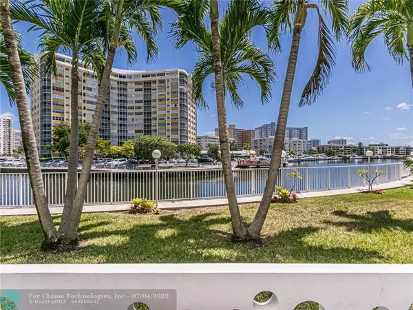 Hallandale Beach, FL 33009,2500 Diana Dr  #111