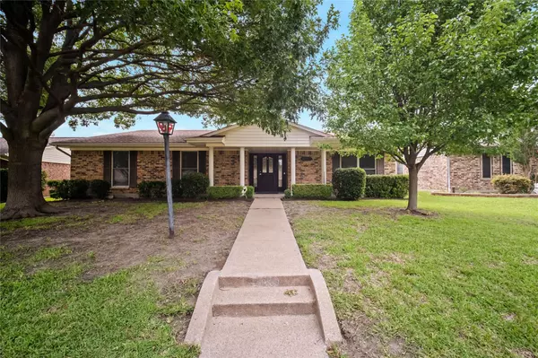 2616 Brook Hollow Lane, Mesquite, TX 75150