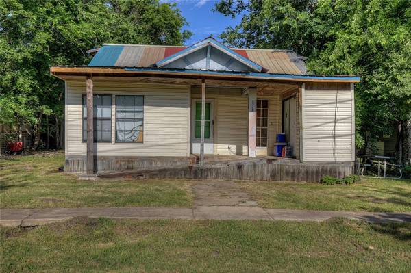 1218 Gibbons Street, Greenville, TX 75401