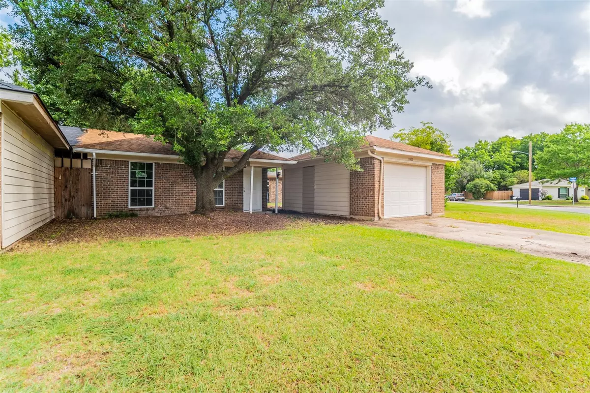 Benbrook, TX 76126,1000 Cottonwood Trail