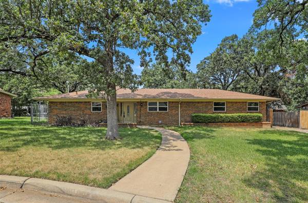 4709 Matthews Court, Forest Hill, TX 76119