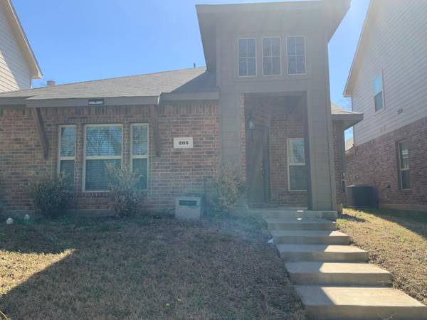 205 Riverdell North, Lancaster, TX 75146