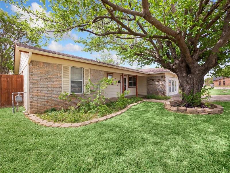 412 Giles Court, Crowley, TX 76036