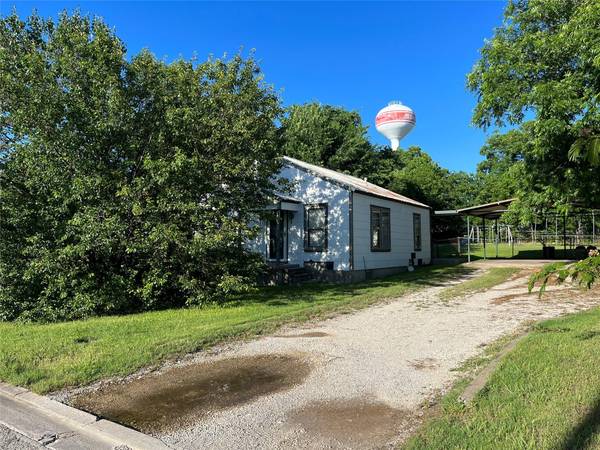 924 N Elm Street, Muenster, TX 76252