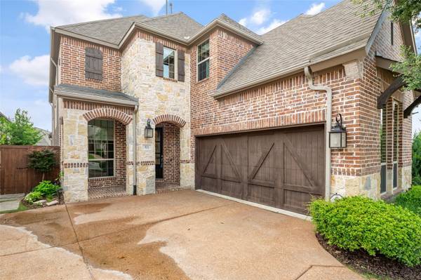 931 The Lakes Boulevard, Lewisville, TX 75056