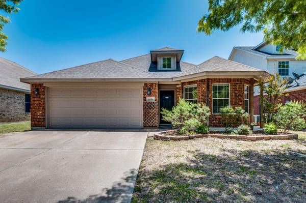 1650 Hillside Drive, Waxahachie, TX 75165