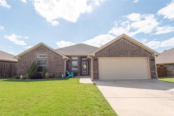 2209 Springhill Court, Mineral Wells, TX 76067