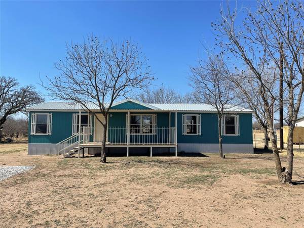 622 Avenue I, Carbon, TX 76435