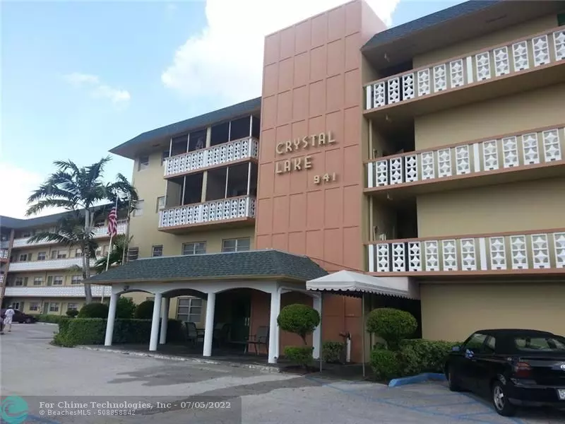 Deerfield Beach, FL 33064,941 Crystal Lake Dr  #402