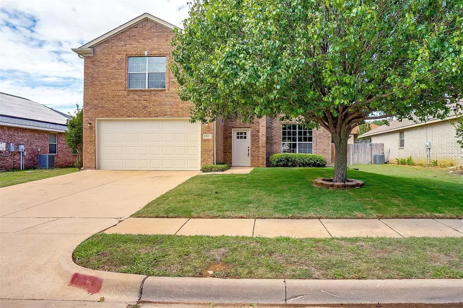 10312 Trevino Lane, Benbrook, TX 76126