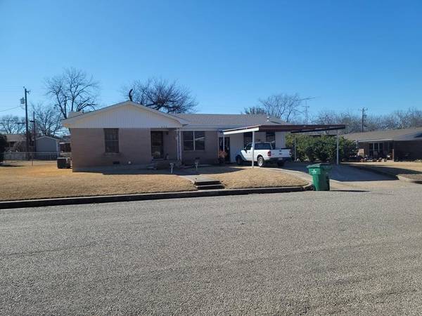 805 S Avenue L, Clifton, TX 76634