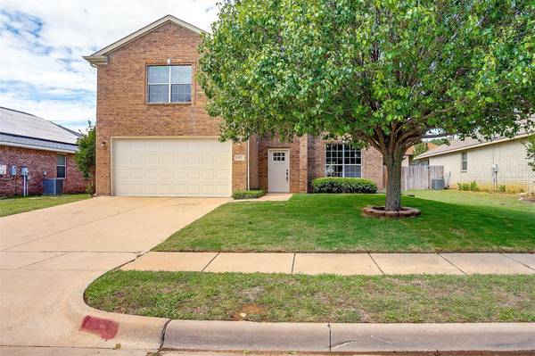 10312 Trevino Lane, Benbrook, TX 76126