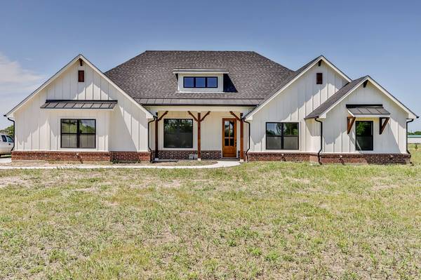 10406 Chisum Road, Sanger, TX 76266