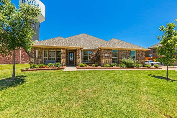 718 Lone Star Court, Wylie, TX 75098