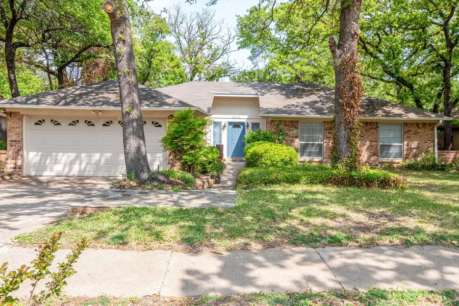 3013 Pin Oak Lane, Bedford, TX 76021