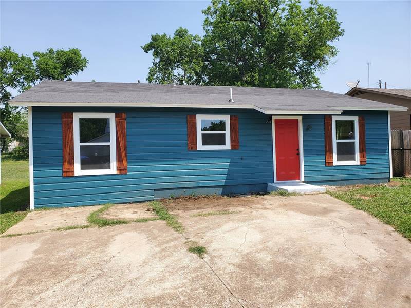 1345 E Powell Avenue, Fort Worth, TX 76104