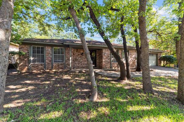 3029 Pecan Circle, Bedford, TX 76021