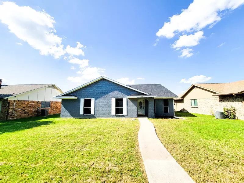 2209 Greenvalley Drive, Carrollton, TX 75007