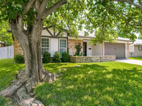 2010 Inverness Drive, Carrollton, TX 75007