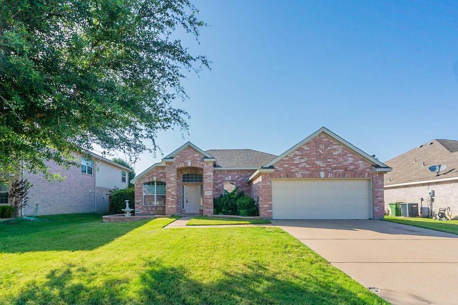 2305 Primrose Trail, Mansfield, TX 76063