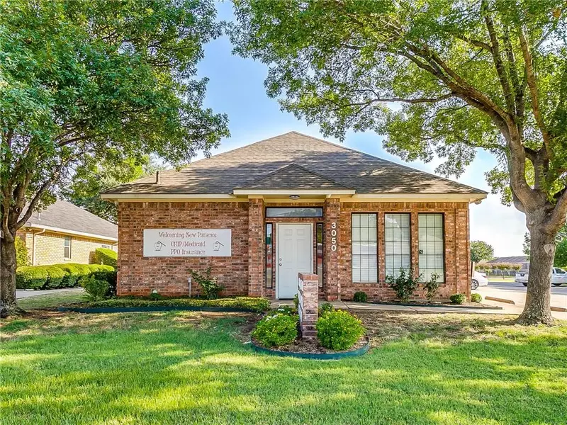 3050 Sycamore School Road, Fort Worth, TX 76133