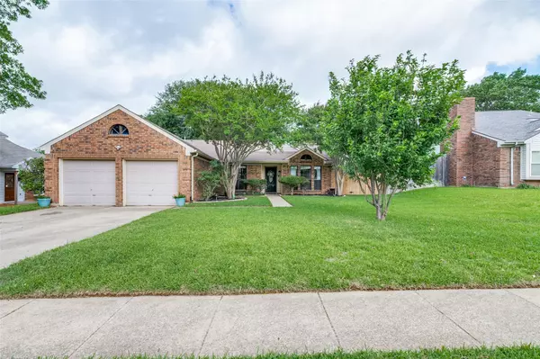 2609 Bayberry Lane, Euless, TX 76039