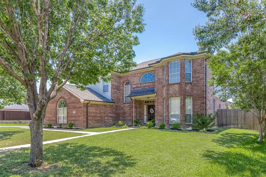 3812 Periwinkle Drive, Fort Worth, TX 76137