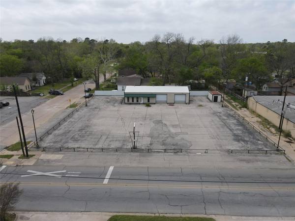 431 S Armstrong Avenue, Denison, TX 75020