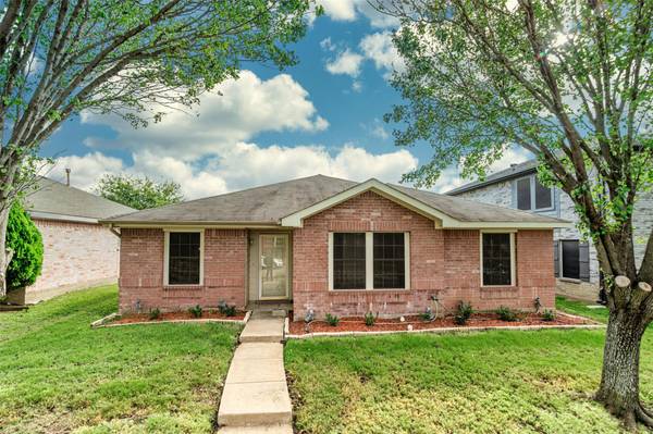 2438 Meadowgate Lane, Lancaster, TX 75134