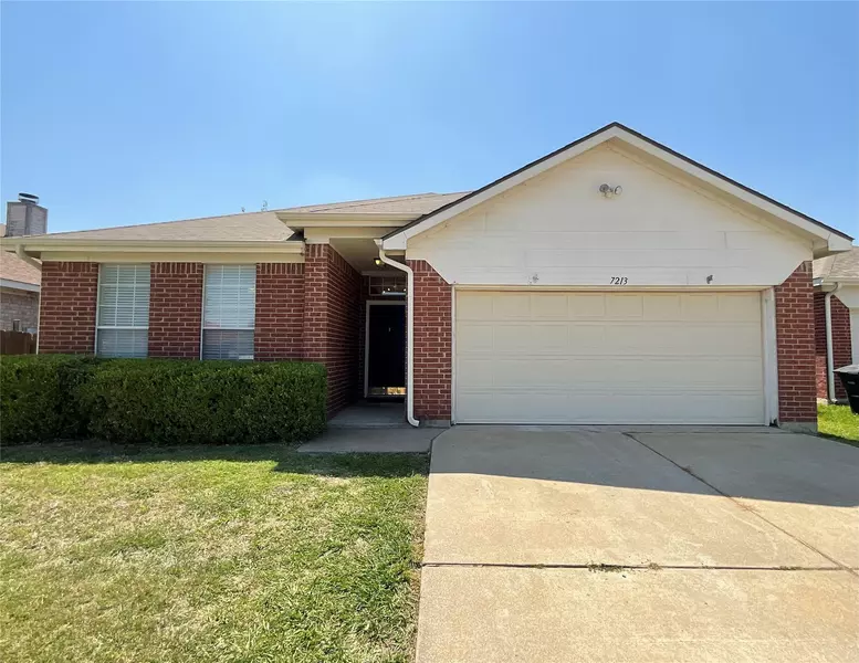 7213 Park Creek Circle W, Fort Worth, TX 76137