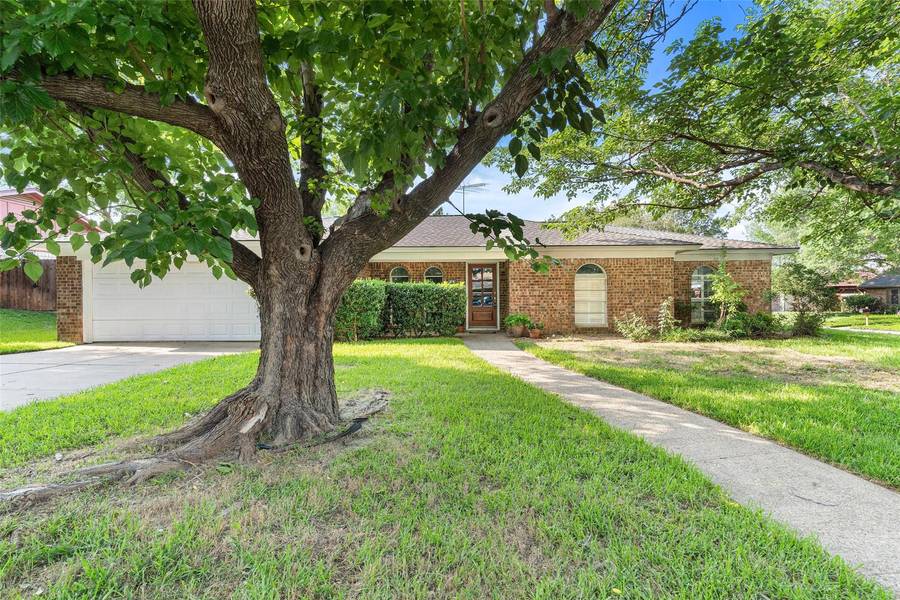 849 San Marcos Lane, Bedford, TX 76021