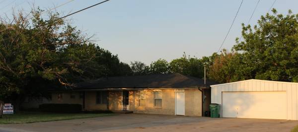 602 N 4, Jacksboro, TX 76458