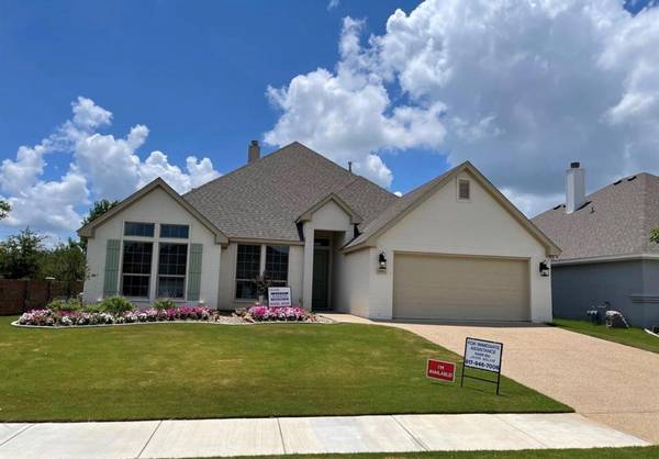 10901 Trail Ridge Drive, Benbrook, TX 76126