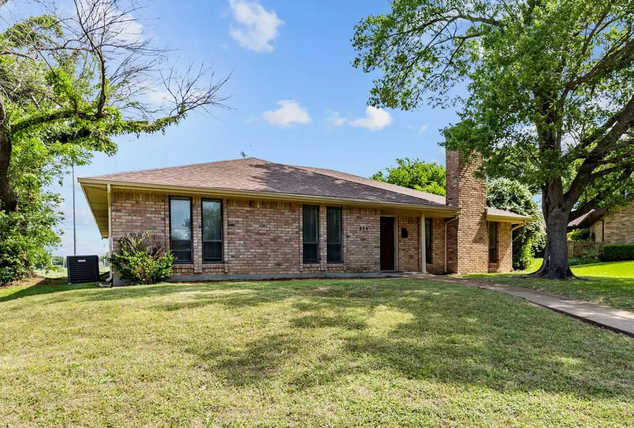 809 Oakbluff Drive, Lancaster, TX 75146