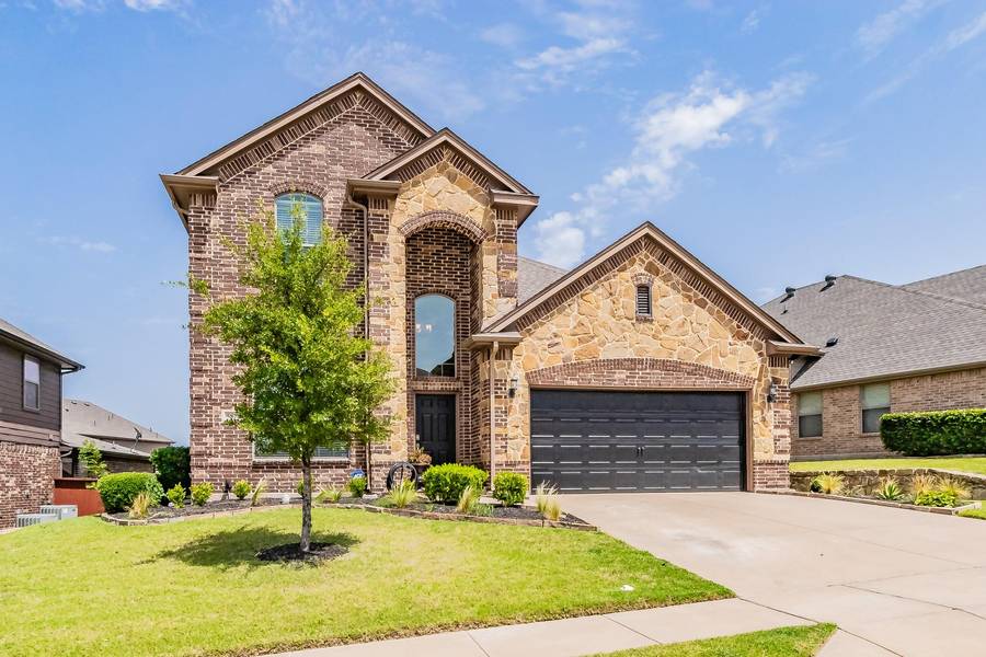 5828 Tuleys Creek Drive, Fort Worth, TX 76137