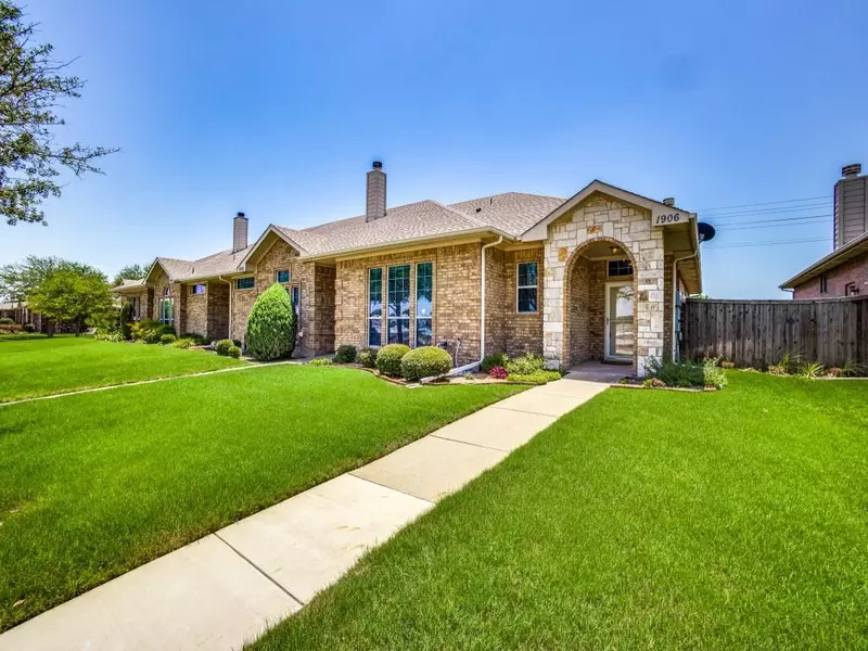 1906 Poinsettia Boulevard, Denton, TX 76208