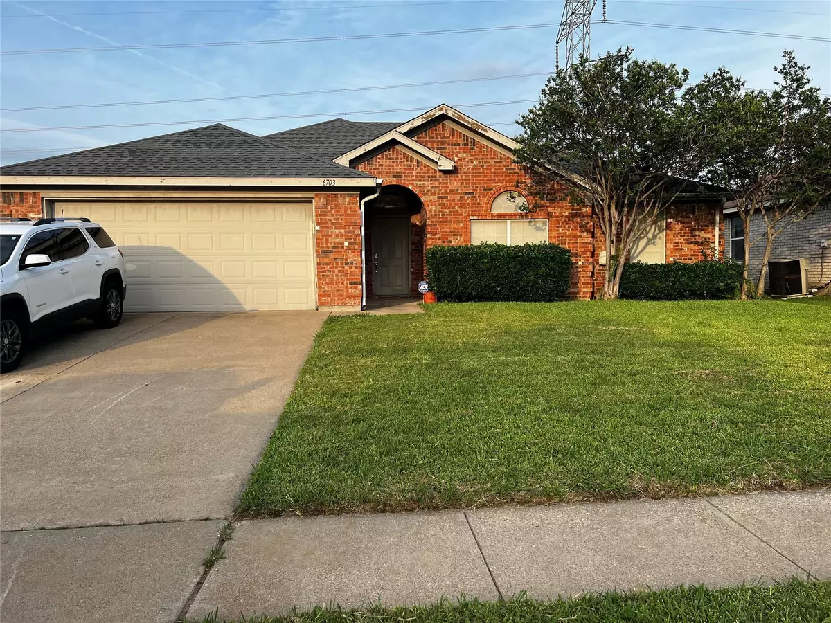 Arlington, TX 76002,6703 White Tail Lane