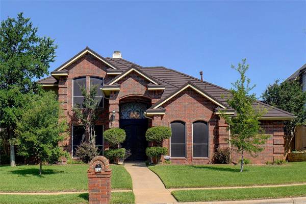 312 Springhill Drive,  Hurst,  TX 76054