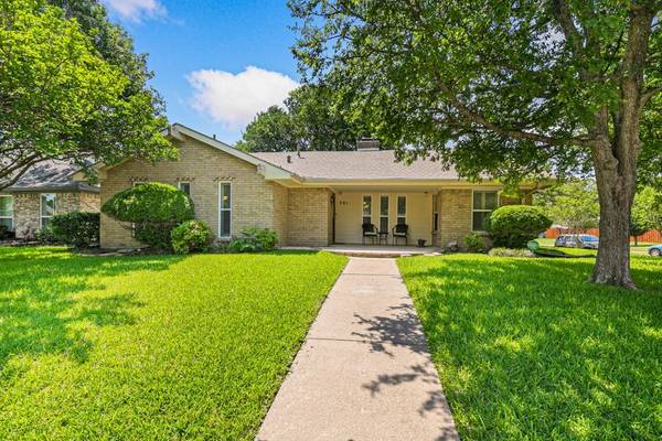 701 Brookdale Circle, Garland, TX 75040